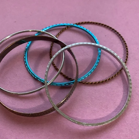 Five bracelets - Picture 5 of 6